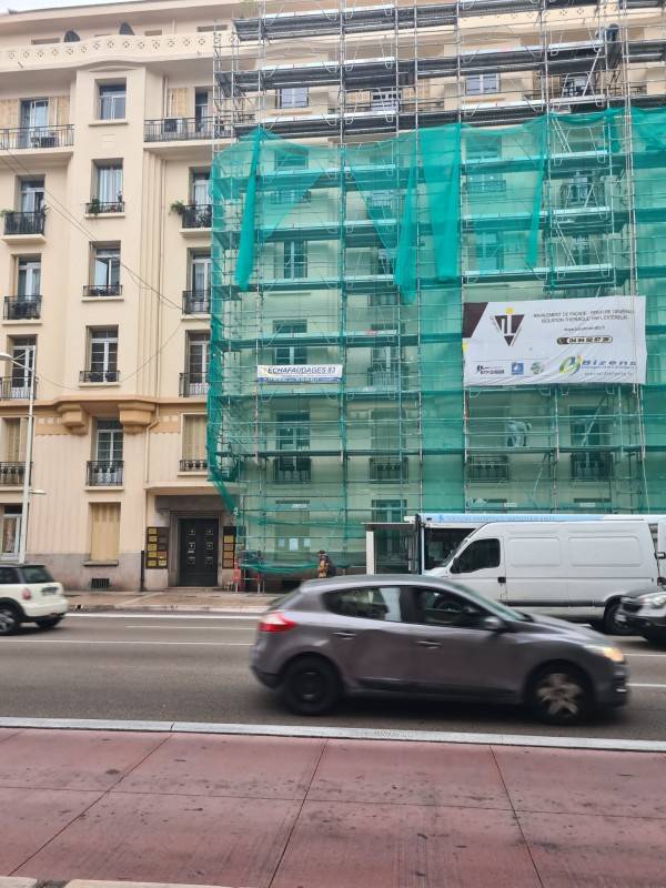 Echafaudages 83