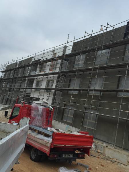 Location échafaudage pour rénover la façade de l'école militaire de Draguignan